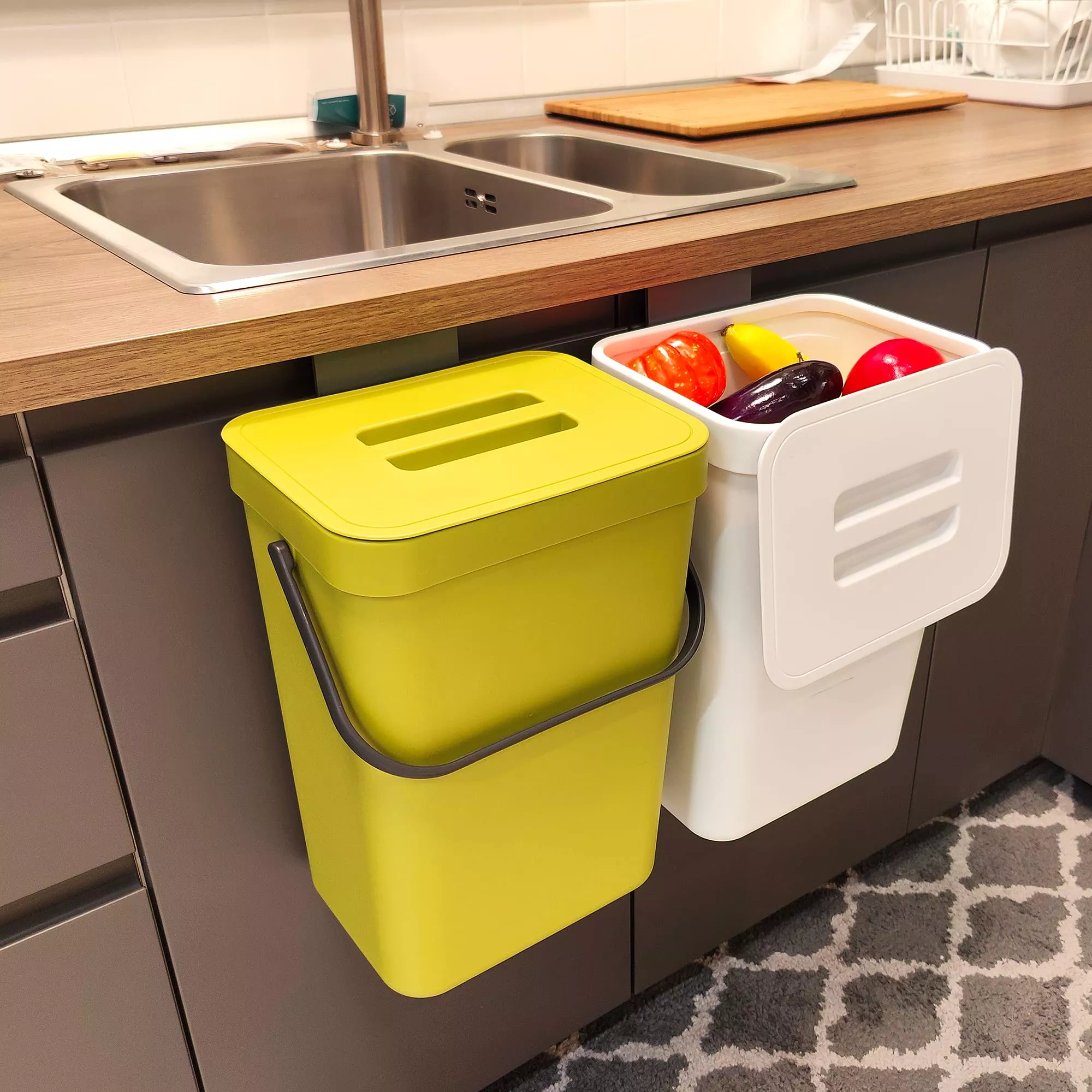 StoneSpace Small Trash Can with Lid Mountable Indoor Compost BucketHanging Trash Can with Lid for Cupboard/Bathroom/Bedroom/Office/Camping3.2 Gallon/12L Green